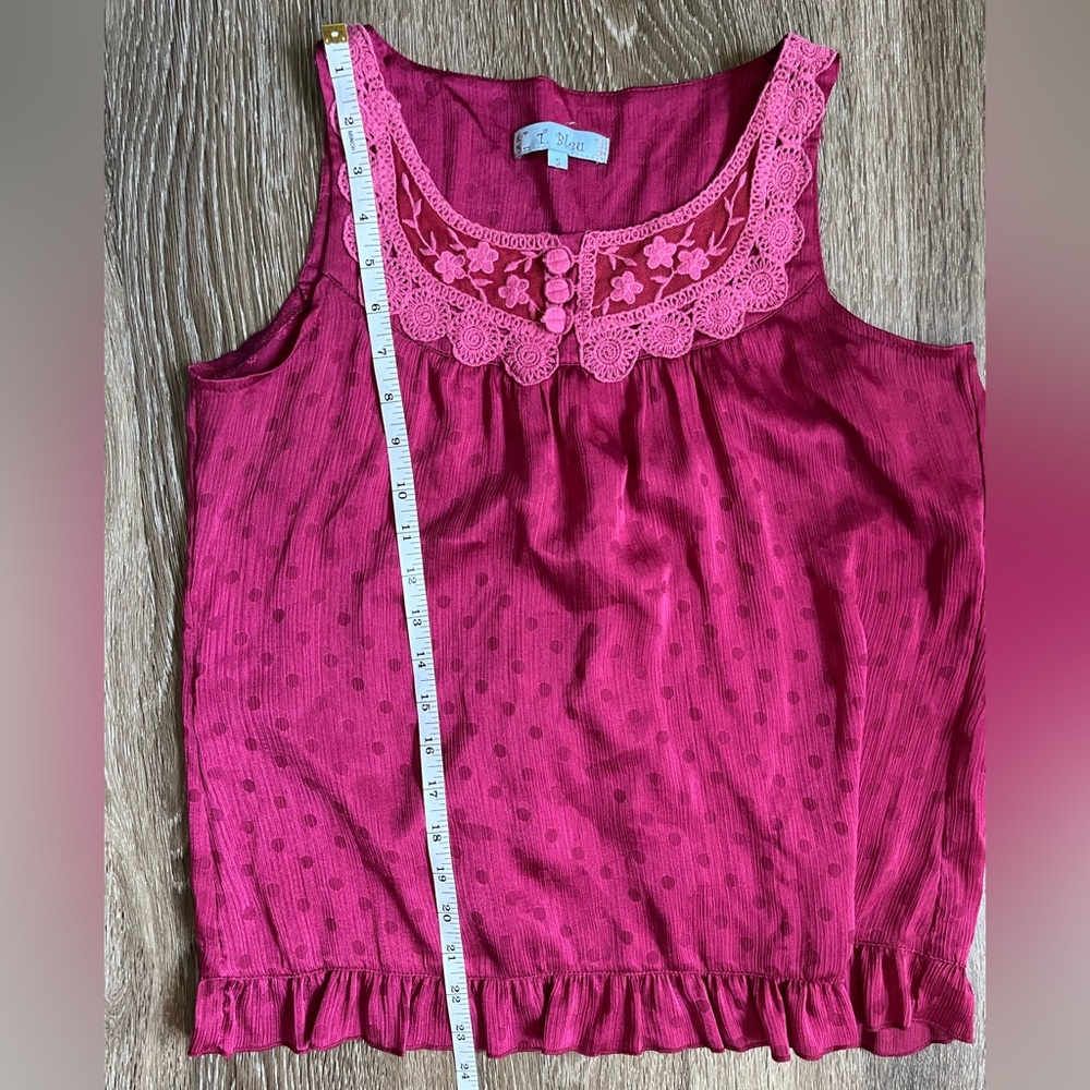T Bleu sleeveless blouse size small